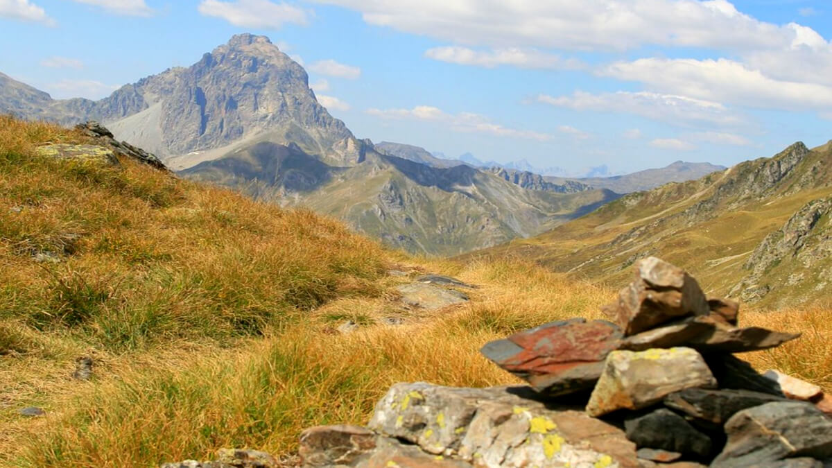 Die Pyrenäen: Romantische Landschaften und eine endlose Seenvielfalt