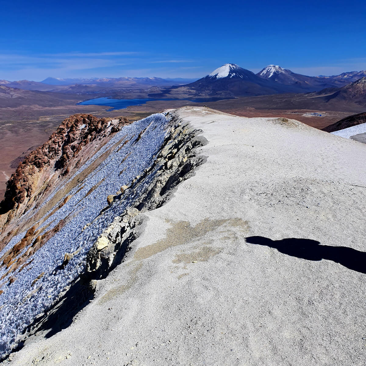 Gipfelbereich am Acotango - Ein 6000er in Bolivien