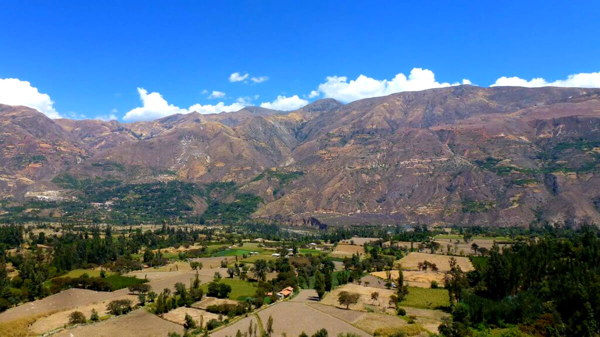 Cordillera Negra und Cordillera Blanca Huaraz Peru Cordillera Negra und Cordillera Blanca Huaraz Peru