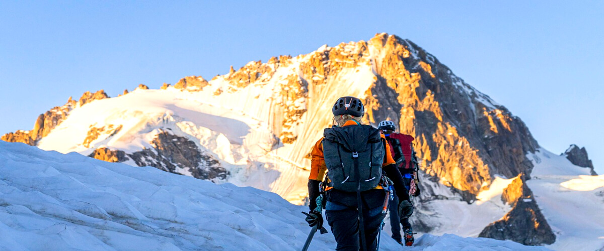 Gletscher und Eisgipfel in den Anden
