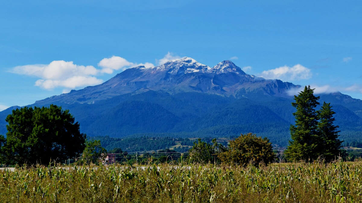 Mexikos majestätische Gipfel Entdecke die atemberaubende Welt der Berge Mexikos, von erloschenen Vulkanen bis zu herausfordernden Gipfeln