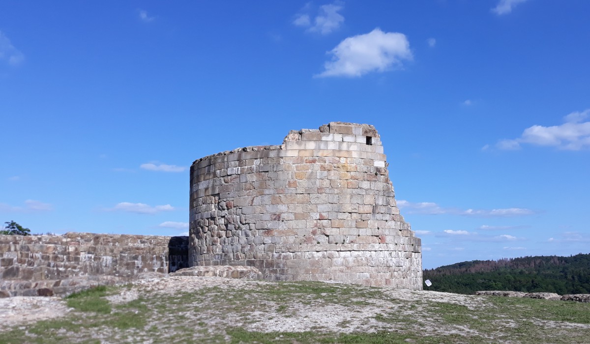 Auf der Ruine Falkenburg Ostwestfalen OWL