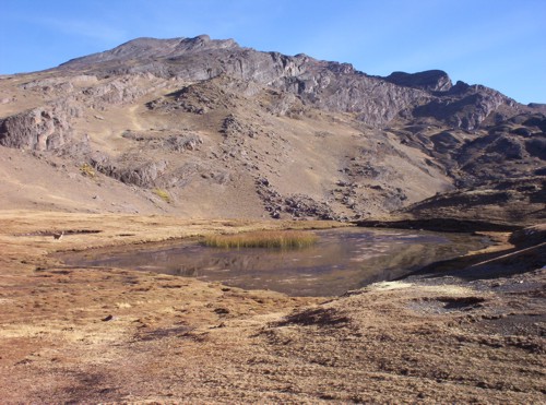 Cerro-Tunari-mit-See