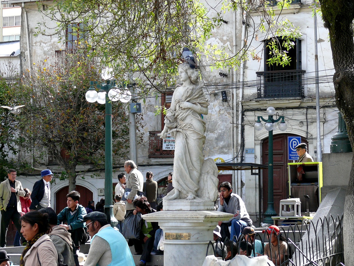 Bolivien   La Paz   Buntes Treiben am Plaza Murillo
