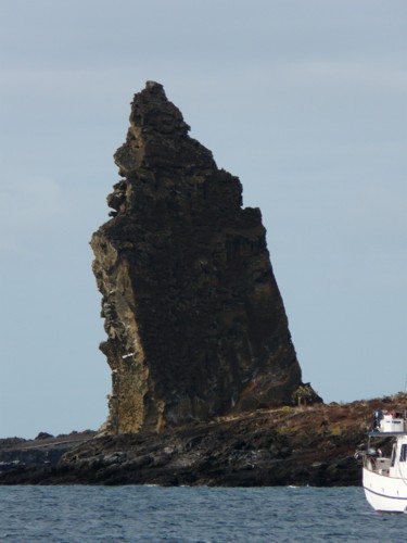 Pinnacle-Rock-Sullivan-Bay