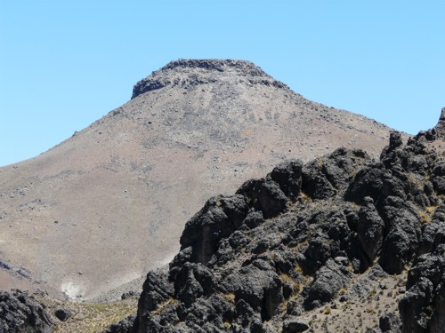 Tafelberg-ueber-Chivay