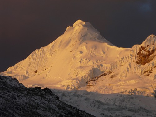 Tocllaraju-Cordillera-Blanca