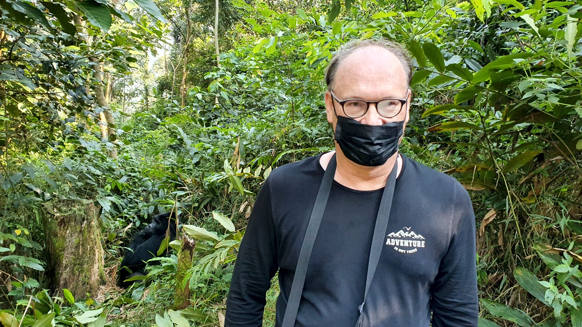 Thomas Wilken bei den Berggorillas