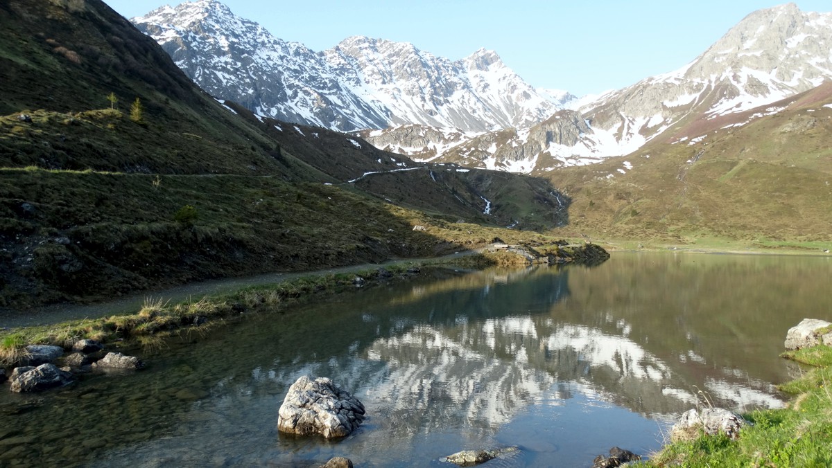 Schwellisee mit Erzhorn bei Arosa