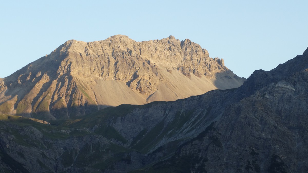 Valbellahorn im Abendlicht