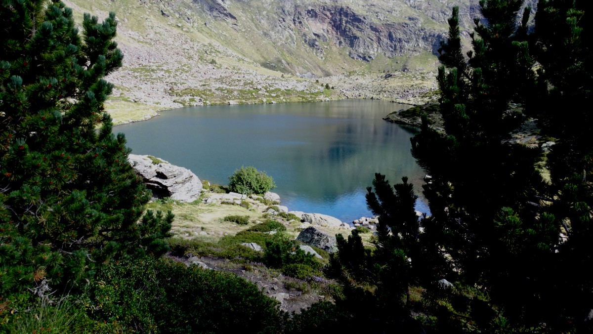 Estany Junclar in Andorra in den Pyrenaeen