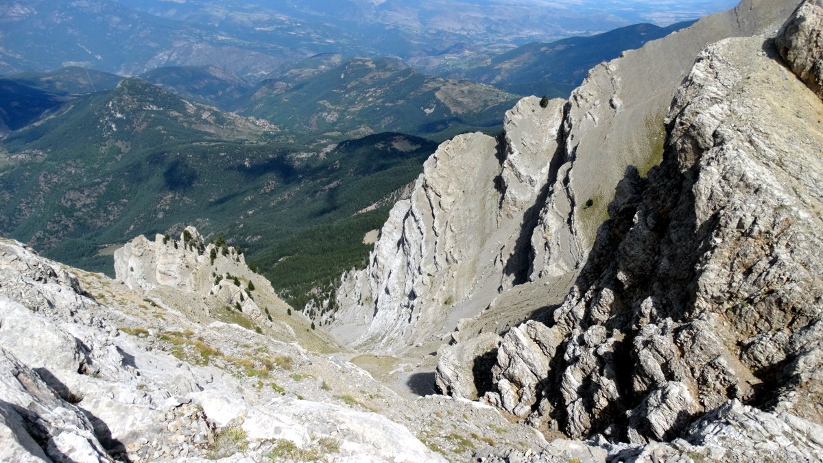 Tiefblicke Sierra de Cadiin den Pyrenaeen