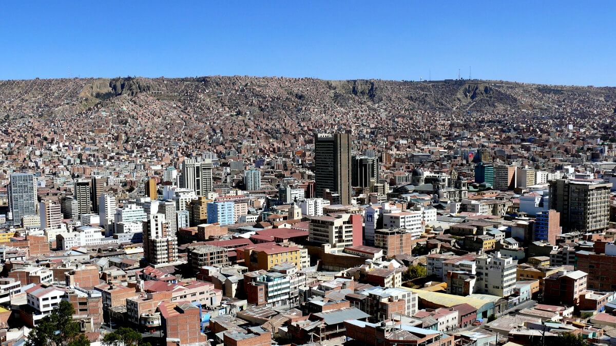 La Paz in Bolivien - Das Haeusermeer ragt hinauf bis nach El Alto La Paz in Bolivien - Das Haeusermeer ragt hinauf bis nach El Alto